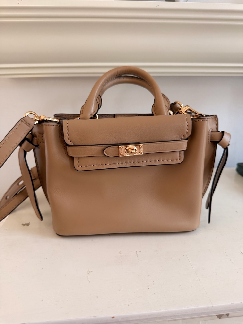 MICHAEL KORS Legacy Hamilton Small Crossbody Satchel in Camel Leather